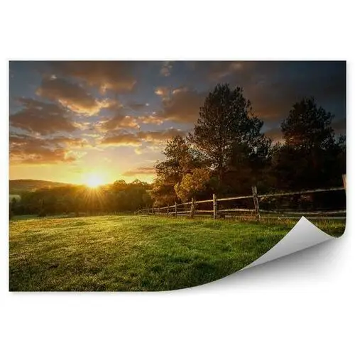 Malowniczy krajobraz ogrodzony ranczo o wschodzie słońca fototapeta malowniczy krajobraz ogrodzony ranczo o wschodzie słońca 250x250cm fizelina Fototapety.pl